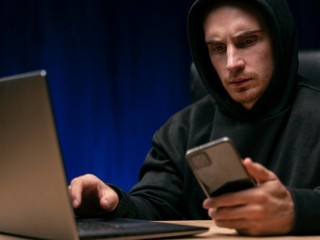 Эксперты предупредили о рисках вовлечения в дропперство