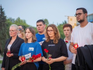 Подмосковье почтило память погибших детей Донбасса
