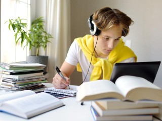 Свыше 430 выпускников школ Мытищ намерены улучшить результат ЕГЭ на пересдаче