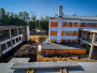На стройке нового корпуса лицея в Бронницах приступили к возведению третьего этажа