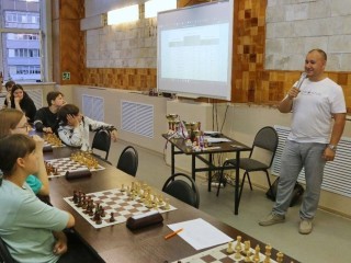 Тренер Сергей Контоп рассказал, легко ли детей научить играть в шахматы
