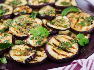 Баклажаны, которые затмят любое мясо: правильный способ жарки