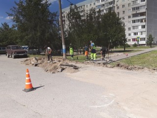В деревне Давыдово из-за ремонтных работ водителей попросили убрать машины с парковок