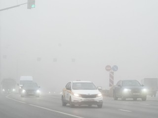 Утром на дорогах Подмосковья ухудшится видимость из-за тумана