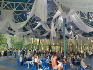 Ансамбль «Сувенир» подарил королевцам праздничный концерт в честь Дня семьи