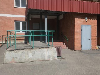Входную группу дома в Богородском отремонтируют к августу по просьбе жителей