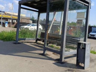 Остановку на Первомайской очистили от незаконной рекламы