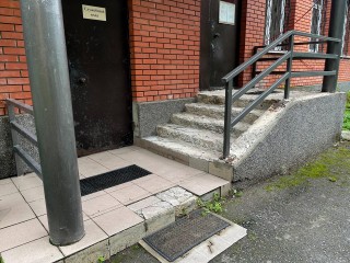 В туберкулезном отделении больницы приступают к ремонту крыльца