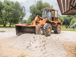 Кварцевый песок меняет облик Фабричного пруда