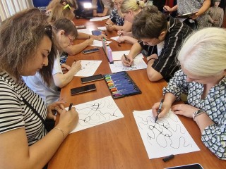 В Серпухове для родственников участников спецоперации провели мастер-класс по нейрографике
