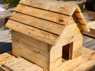 В микрорайоне Юбилейный в Королеве установили новые домики для уток