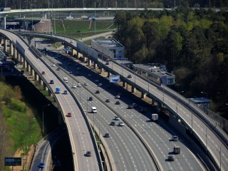 Водителей обязали реагировать на спецтранспорт по-новому