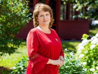Главное - помочь детям: каширянка стала заслуженным работником соцзащиты региона