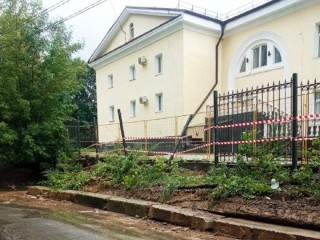 Последствия падения бетонных плит оперативно ликвидировали в Балашихе