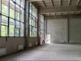 В Жуковском авиационном техникуме строители приступили к подготовке стен под покраску