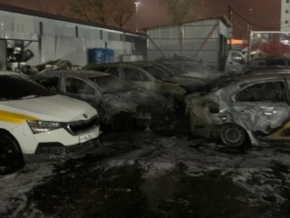 Прокуратура взяла на контроль установление причин пожара на автостоянке в Акулове