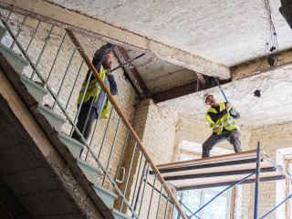 В хирургическом корпусе Лыткарина демонтировали полы и облицовку стен