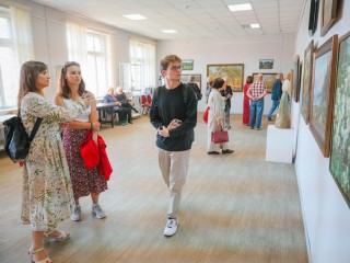 Масштабная выставка открылась в Сергиевом Посаде в честь 111-летия Союза художников