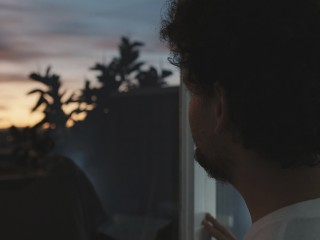 «Взгляд, как у маньяка»: жительницы Егорьевска жалуются на любителя подглядывать в окна
