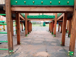 Металлический штырь убрали с детской площадки на улице Гагарина