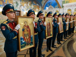 Иконы небесных покровителей спецназа передали в главный храм Росгвардии в Балашихе