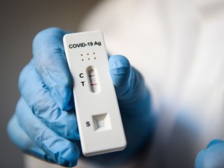 Врач раскрыла симптомы нового штамма COVID-19