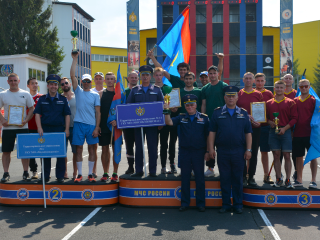 Подмосковные спасатели сразились в пяти видах пожарно-спасательного спорта