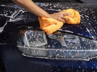 Во сколько «обойдется» мойка автомобиля у водоема