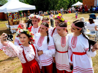 Фестиваль на Ивановой горе: концерты, хороводы и контактный зоопарк