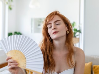 Как пережить жару без кондиционера и вентилятора: топ-6 неочевидных способов
