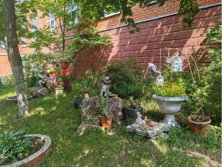 «Львы, орлы и куропатки», панды, лев и бегемот мирно соседствуют на Угрешской улице
