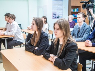 Подмосковные педагоги прошли в финал конкурсов «Первый учитель» и «Директор года России»