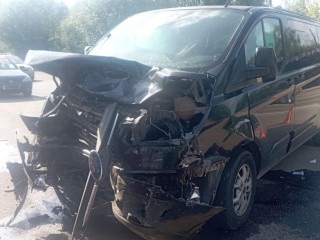 Спасатели деблокировали водителя легковушки, пострадавшего в ДТП в Верее