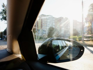 Водителей оштрафуют за выброшенный окурок из окна автомобиля