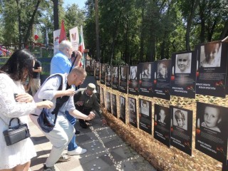 Окопные свечи зажгли в Раменском в память о детях, погибших на Донбассе
