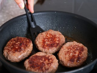 Полный фарш: летние котлеты с кабачком и зеленью готовит фуд-блогер из Раменского
