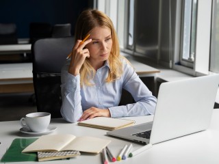 Постоянные переработки назвали признаком трудоголизма