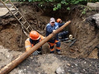 Коммунальщики Мытищ восстановили подачу воды в Перловке после крупной аварии на сети