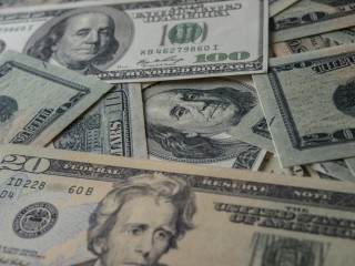 Курс доллара обвалился до уровня 70-х годов