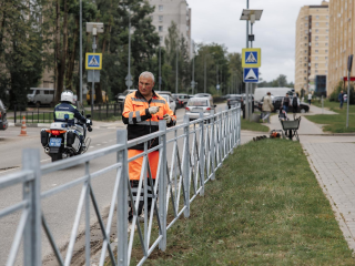 Учащихся образовательных учреждений Дубны теперь защищает полтора километра забора