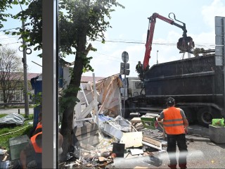 В Ленинском округе снесли 65-й незаконный торговый объект