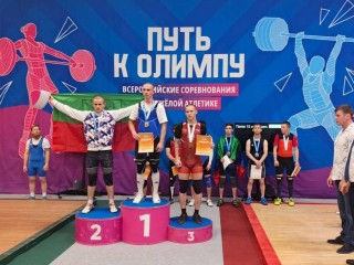 Клинские силачи привезли три медали с всероссийских соревнований