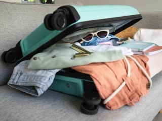 Юрист объяснил, как провезти в ручной клади любимый парфюм
