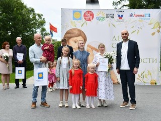 Семья с пятью дочерьми победила в соревнованиях в Истринском округе
