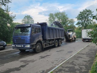 Для нового дорожного покрытия на улице Шмидта используют инновационную смесь