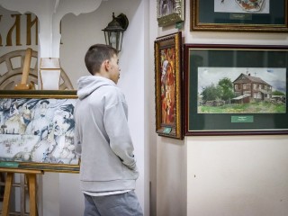 Как рождаются картины покажут на выставке в Карапаевском зале