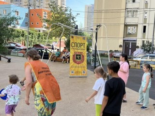 Во дворах Химок провели 50 спортивных занятий для детей в июле