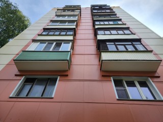Фасады домов в Королеве утепляют отечественными материалами из Новосибирска