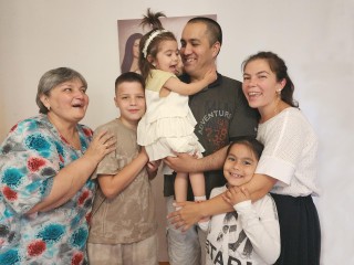 Самса от мужа, песни под гитару и барский бег: родители из Фрязина поделились рецептом семейного счастья