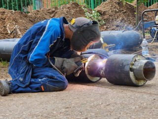 Коммунальные службы устраняют аварию на трубопроводе в Сергиевом Посаде
